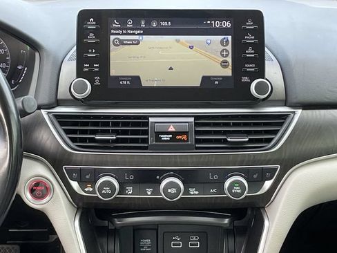 Used 2021 Honda Accord Touring image 16
