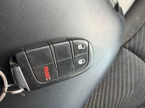 Used 2018 Dodge Journey SE w/ Popular Equipment Group FWD image 31