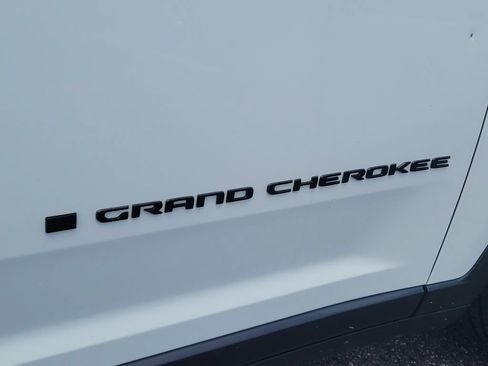 Used 2021 Jeep Grand Cherokee L Laredo AWD/4WD image 7