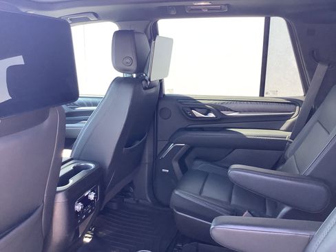 Used 2024 GMC Yukon Denali w/ Advanced Technology Package AWD/4WD image 11