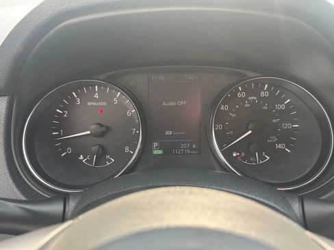 Used 2018 Nissan Rogue SV image 12