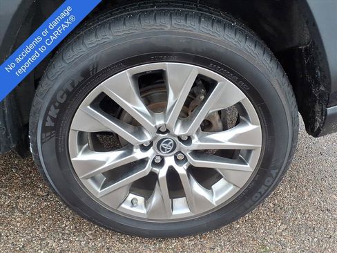 Used 2019 Toyota RAV4 XLE Premium image 9