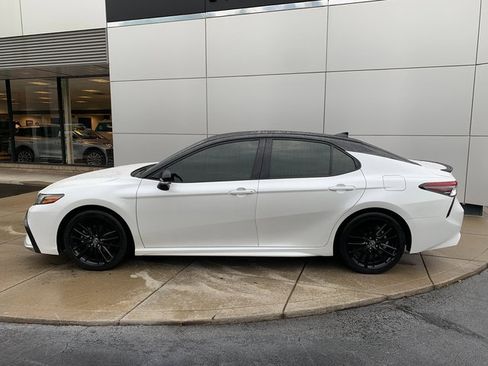 Used 2021 Toyota Camry XSE AWD/4WD image 2