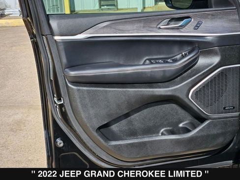 Used 2022 Jeep Grand Cherokee Limited AWD/4WD image 14