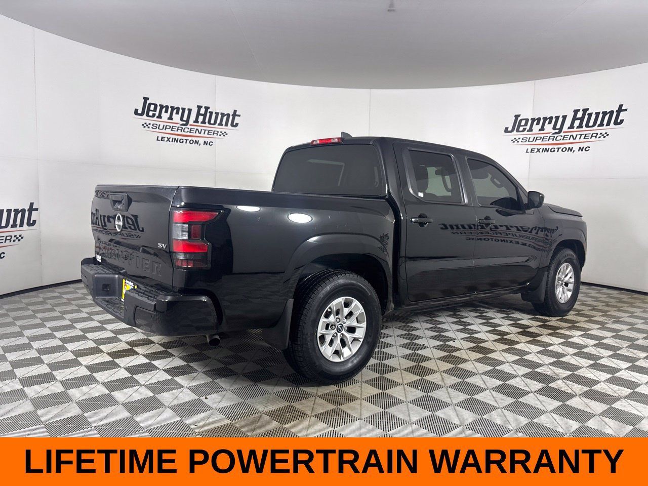 Used 2024 Nissan Frontier SV w/ Technology Package RWD image 6