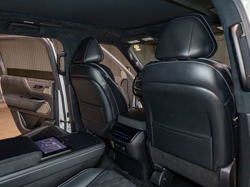 Used 2025 INFINITI QX80 Autograph w/ Autograph Exterior Package image 26