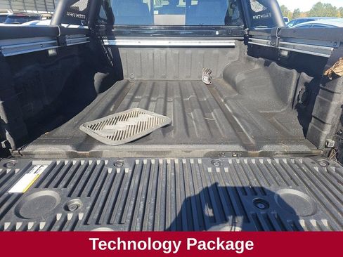 Used 2024 Nissan Frontier SV w/ Hardbody Edition image 11