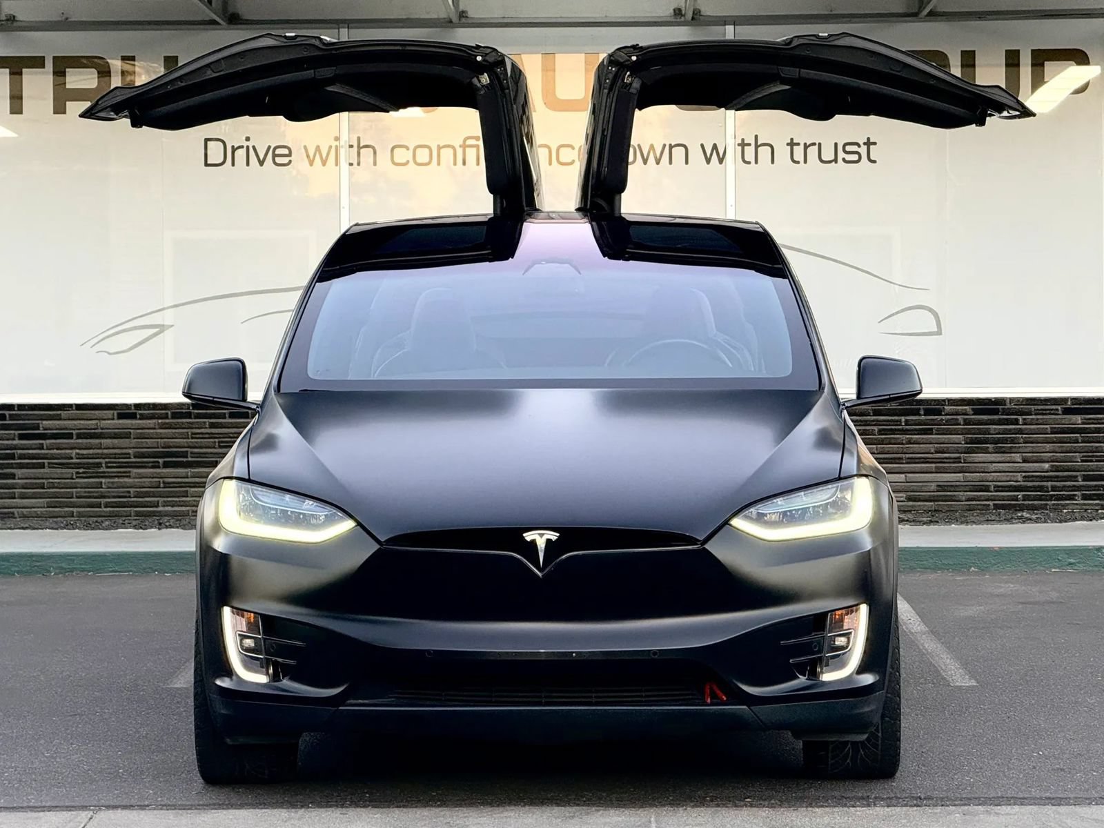Used 2019 Tesla Model X 75D AWD/4WD image 2