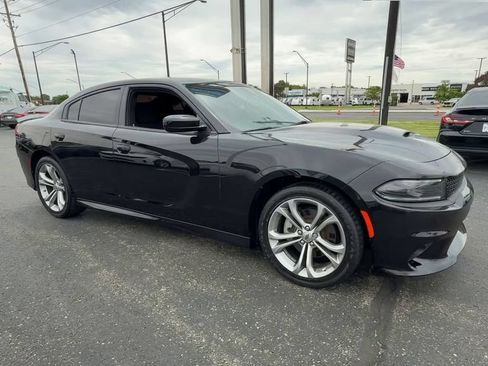 Used 2022 Dodge Charger R/T RWD image 2