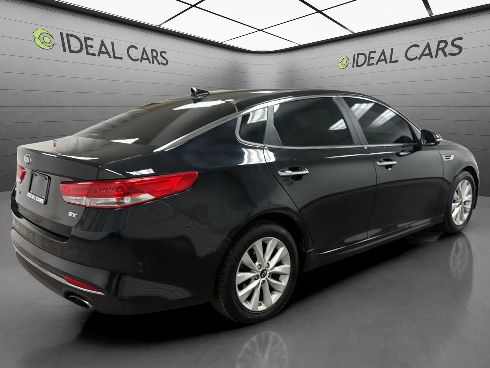 Used 2018 Kia Optima EX w/ Premium Package FWD image 5