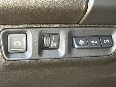 Used 2021 GMC Acadia Denali w/ Denali Technology Package FWD image 25