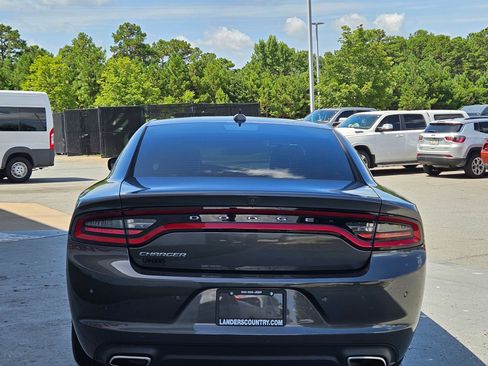 Used 2023 Dodge Charger SXT RWD image 6