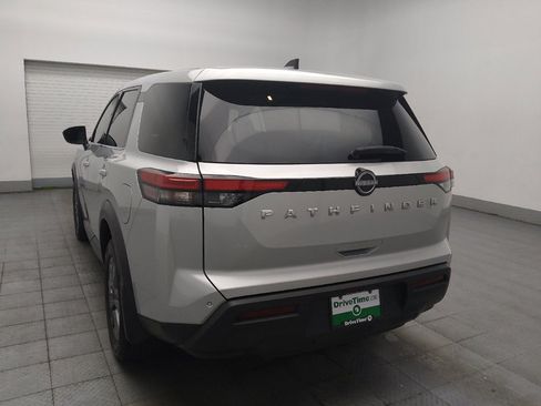 Used 2024 Nissan Pathfinder S FWD image 5
