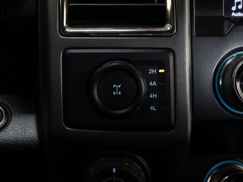 Used 2019 Ford F150 Raptor w/ Equipment Group 802A Luxury AWD/4WD image 34