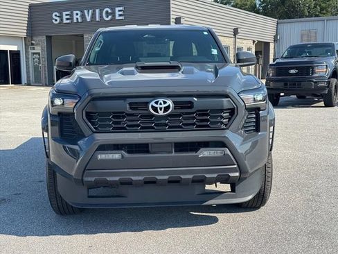 Used 2025 Toyota Tacoma TRD Sport AWD/4WD image 9
