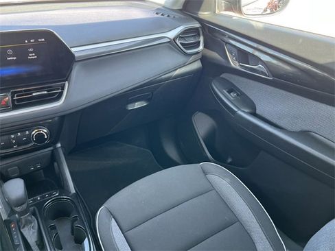 Used 2025 Chevrolet TrailBlazer LT image 30