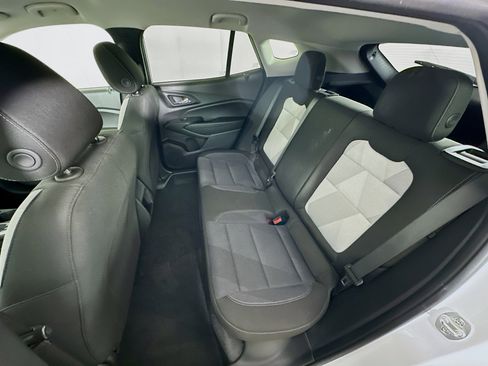 Used 2025 Chevrolet Trax LS image 26