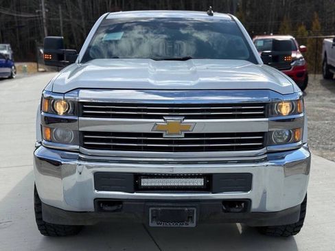 Used 2015 Chevrolet Silverado 2500 W/T w/ WT Convenience Package AWD/4WD image 2