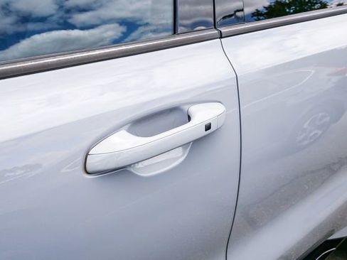 Certified 2023 Kia Sorento SX FWD image 10