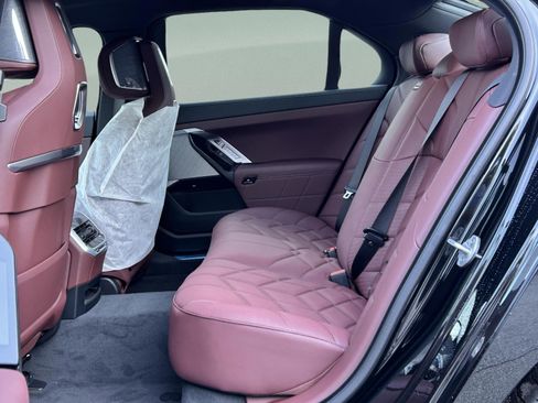 New 2026 BMW 740i image 25