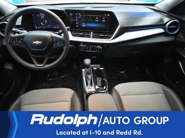 Used 2026 Chevrolet Trax LT FWD image 14