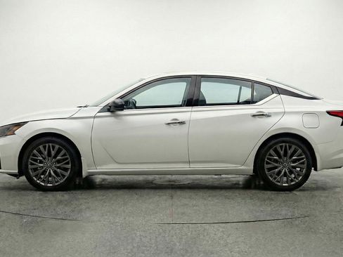 Used 2025 Nissan Altima 2.5 SV FWD image 4