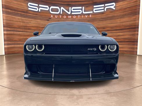 Used 2016 Dodge Challenger SRT Hellcat image 9