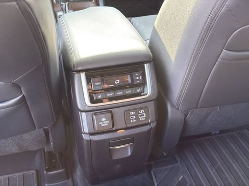 Certified 2023 Subaru Ascent Touring AWD/4WD image 15
