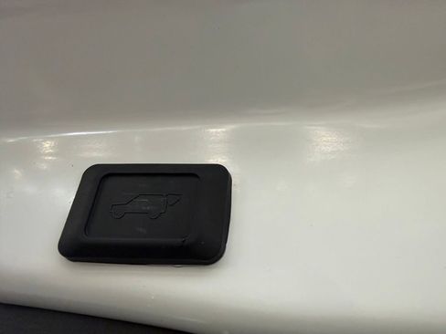 Used 2025 Toyota RAV4 SE AWD/4WD image 28