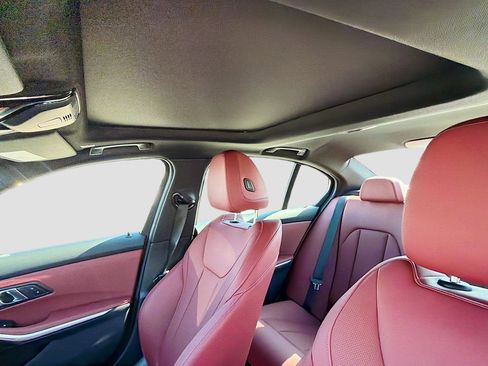 Used 2025 BMW 330i Sedan image 27