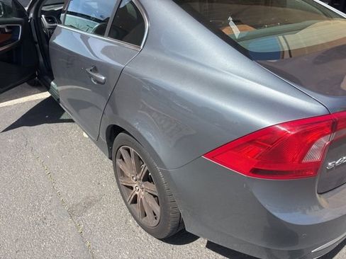 Used 2018 Volvo S60 T5 Inscription w/ Technology Package image 4