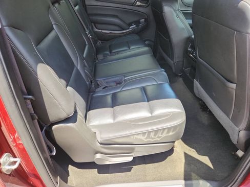 Used 2016 Chevrolet Suburban LT RWD image 20