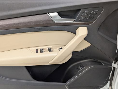 Used 2021 Audi Q5 Premium w/ Convenience Package image 14