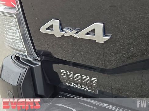 Used 2023 Toyota Tacoma Limited image 4