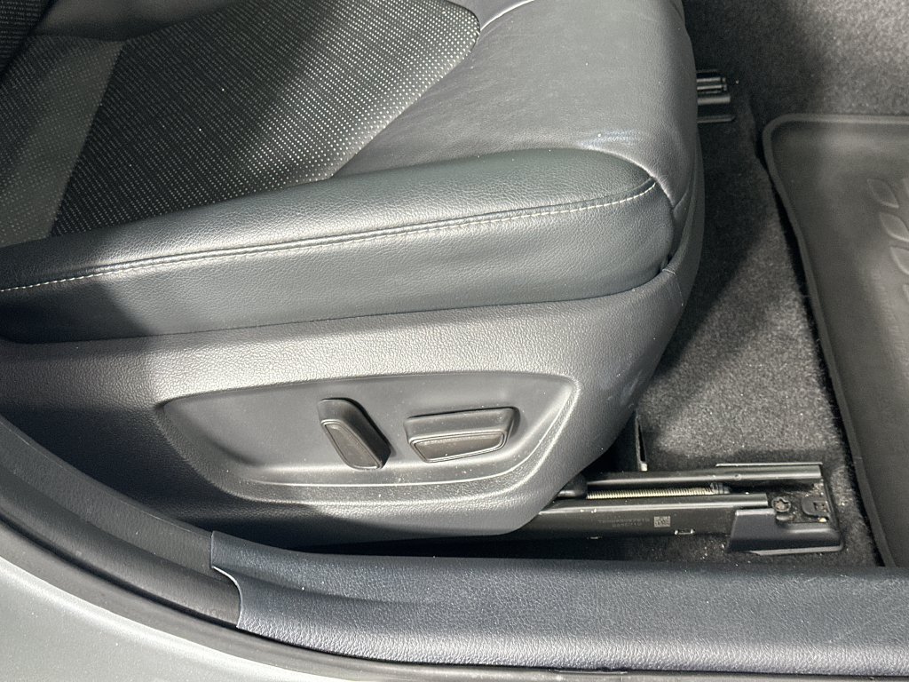 Used 2021 Toyota Camry XSE FWD image 23