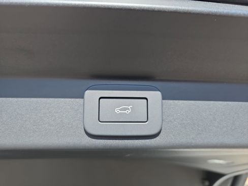 New 2026 Land Rover Range Rover Sport SE image 13