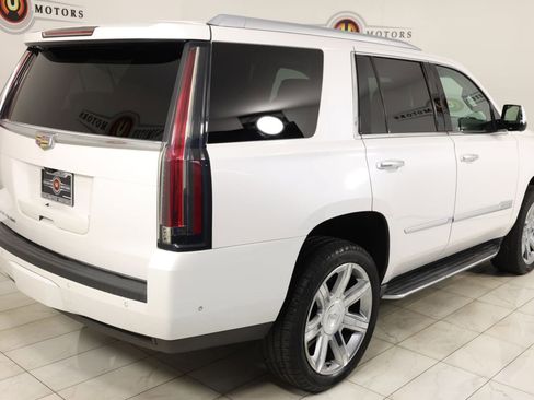 Used 2020 Cadillac Escalade Luxury AWD/4WD image 3