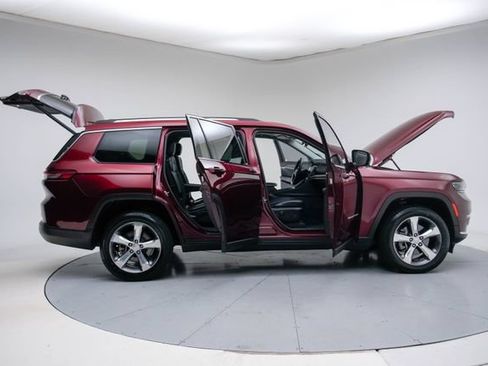 Used 2022 Jeep Grand Cherokee L Limited w/ Luxury Tech Group II AWD/4WD image 14