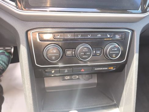 Used 2019 Volkswagen Atlas SEL R-Line AWD/4WD image 25