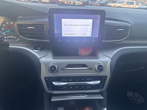 Used 2022 Ford Explorer XLT w/ Equipment Group 202A image 9