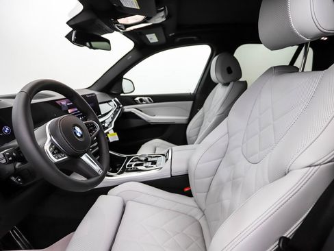 New 2026 BMW X5 xDrive40i w/ M Sport Package image 12