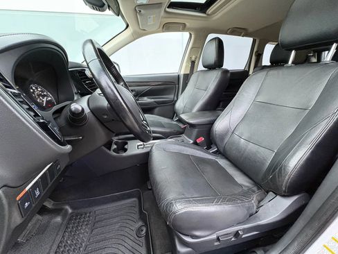 Used 2016 Mitsubishi Outlander SEL image 9