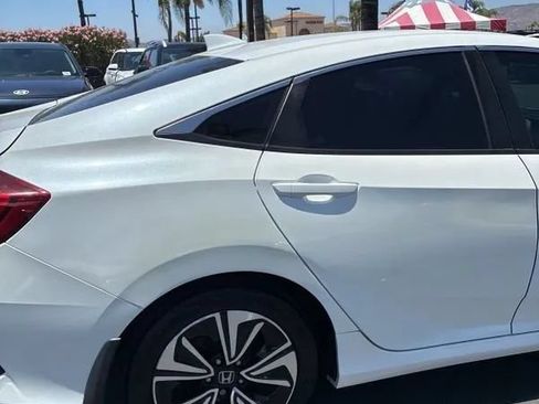 Used 2017 Honda Civic EX-L image 9