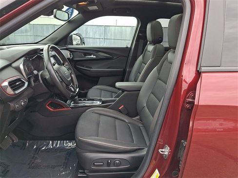 Used 2022 Chevrolet TrailBlazer RS w/ Sun and Liftgate Package image 13