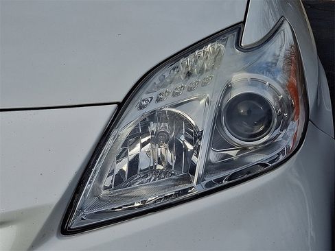 Used 2015 Toyota Prius Four image 27