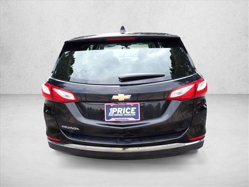 Used 2018 Chevrolet Equinox LS FWD image 3