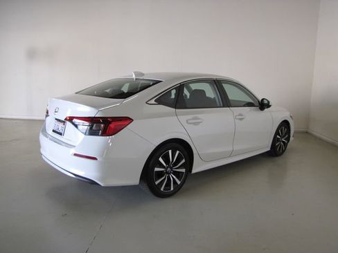 Certified 2024 Honda Civic EX image 25