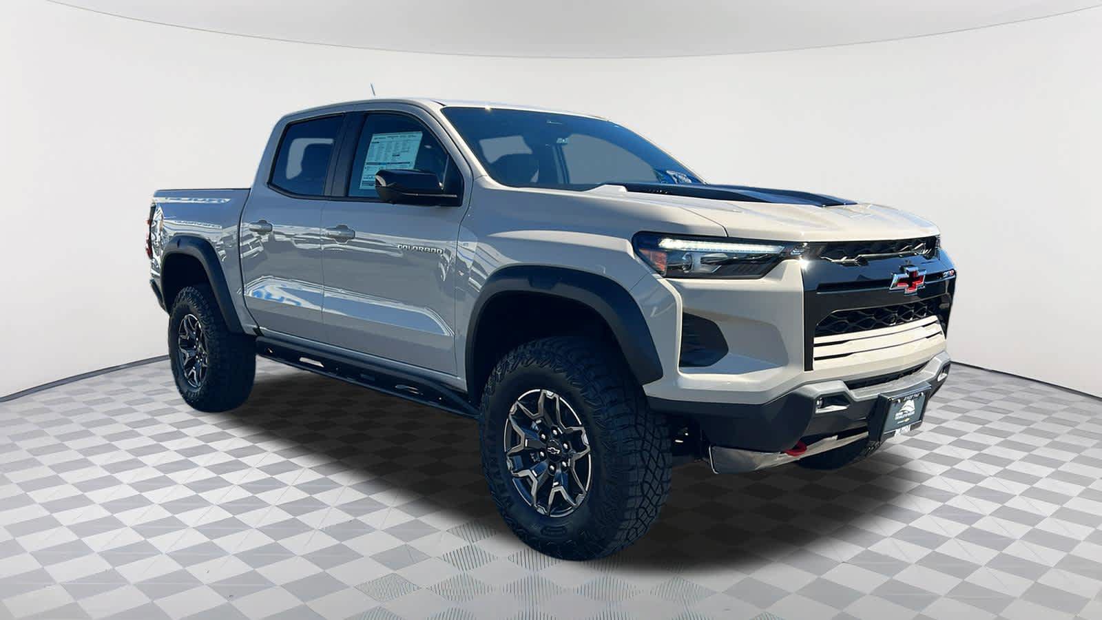 New 2026 Chevrolet Colorado ZR2 w/ Technology Package AWD/4WD image 3