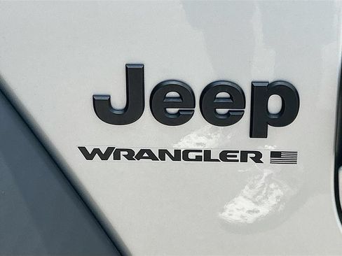 Used 2024 Jeep Wrangler Unlimited Sport AWD/4WD image 12