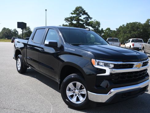 Used 2026 Chevrolet Silverado 1500 LT AWD/4WD image 3